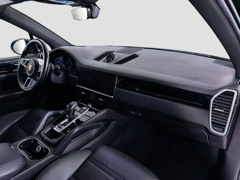 Certified 2023 Porsche Cayenne S AWD/4WD image 28