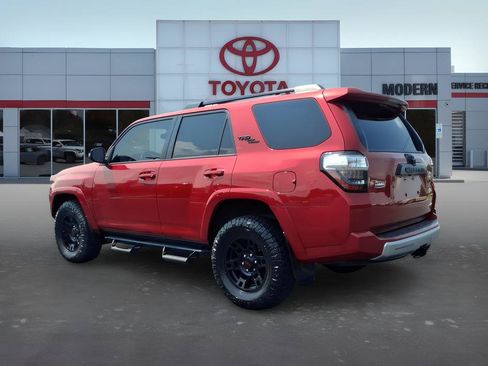 Used 2022 Toyota 4Runner TRD Off-Road Premium w/ Moonroof Package AWD/4WD image 3