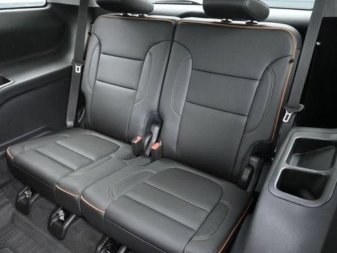 Certified 2023 GMC Acadia AT4 w/ Technology Package AWD/4WD image 17