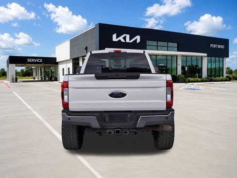 Used 2018 Ford F250 Lariat w/ Lariat Ultimate Package AWD/4WD image 6