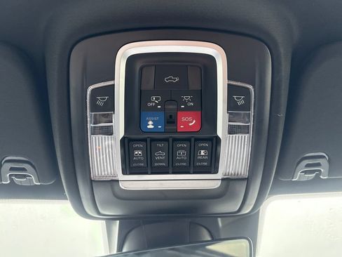 Used 2023 RAM 1500 Laramie AWD/4WD image 41