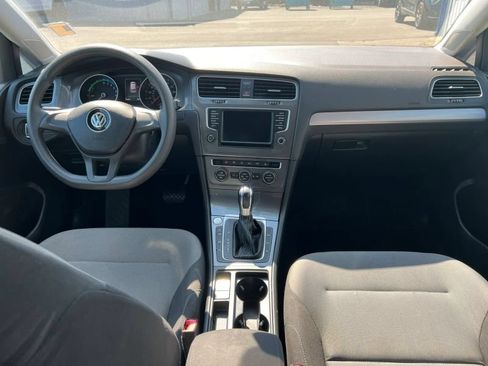 Used 2016 Volkswagen e-Golf SE w/ DC Fast Charging Package FWD image 11