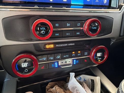 Used 2022 Ford F250 Lariat w/ Black Appearance Package AWD/4WD image 21