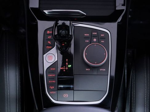 Used 2025 BMW X4 xDrive30i w/ Premium Package image 14