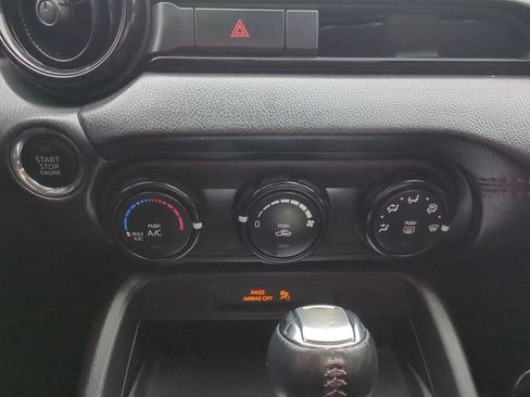 Used 2016 MAZDA MX-5 Miata Club image 18