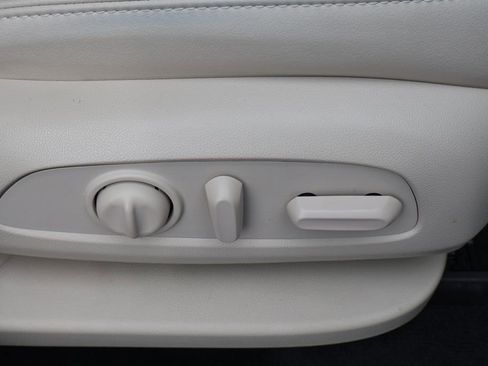 Used 2024 Buick Enclave Essence FWD image 41