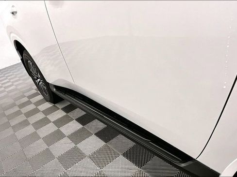 New 2026 Nissan Armada Platinum image 12