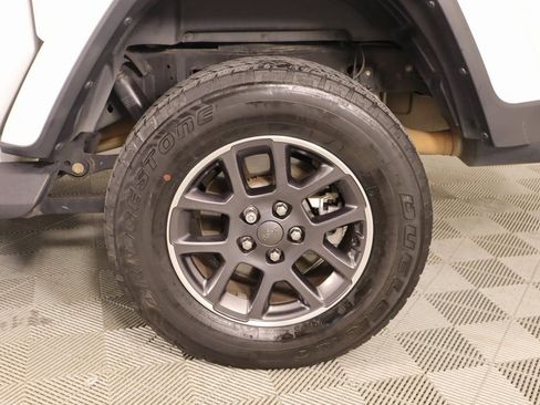 Used 2020 Jeep Gladiator Overland image 19
