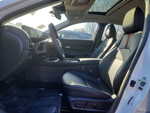 New 2026 Nissan Sentra SR w/ SR Premium Package FWD image 6