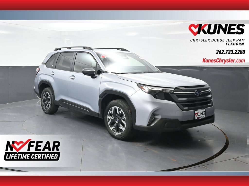 Used 2025 Subaru Forester Premium AWD/4WD image 1