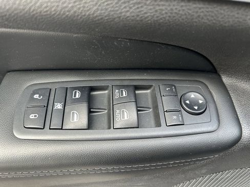 Used 2019 Jeep Grand Cherokee Limited image 5