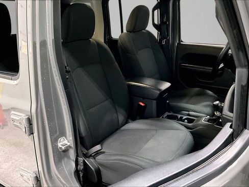 Used 2020 Jeep Wrangler Unlimited Sport image 27