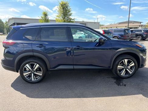 Used 2026 Nissan Rogue SL FWD image 11