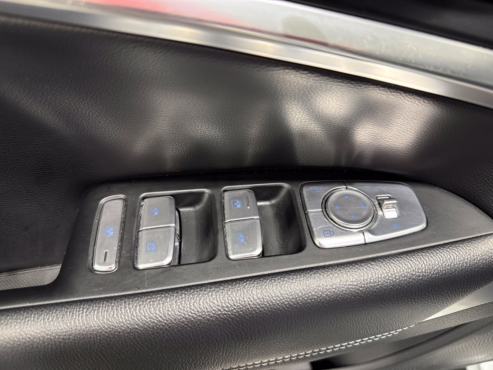Used 2025 Genesis G70 2.5T AWD/4WD image 26