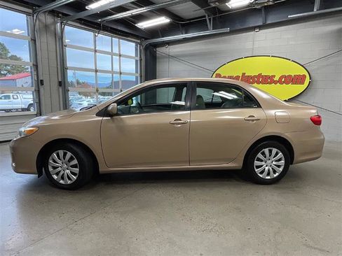 Used 2012 Toyota Corolla LE image 2