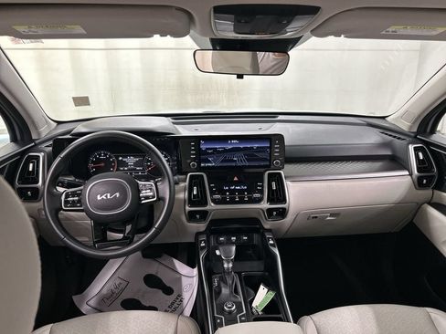 Used 2022 Kia Sorento S FWD image 19
