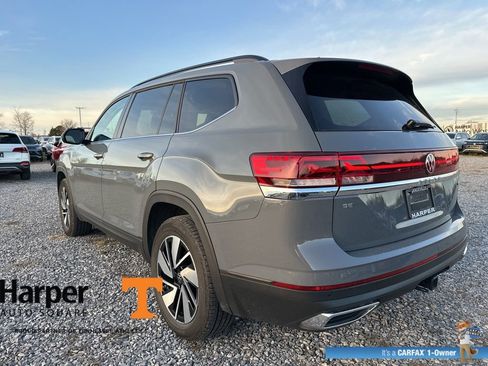 Used 2025 Volkswagen Atlas SE image 3