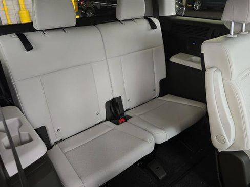 Used 2025 Hyundai Santa Fe Calligraphy FWD image 10