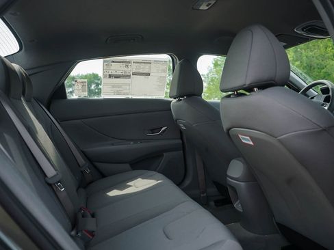 New 2026 Hyundai Elantra SE FWD image 11