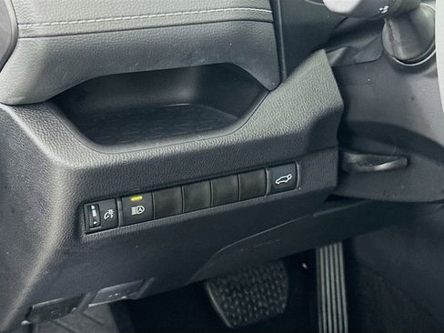 Used 2025 Toyota RAV4 XLE Premium image 10