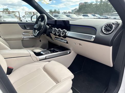 Certified 2023 Mercedes-Benz EQB 300 4MATIC image 19