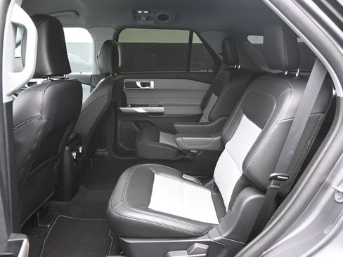 Used 2024 Ford Explorer XLT w/ Equipment Group 202A RWD image 25