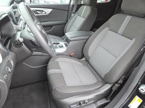 Certified 2025 Chevrolet Blazer LT image 30