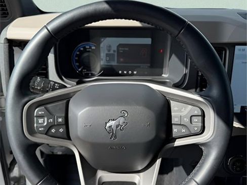 Used 2024 Ford Bronco Wildtrak image 15