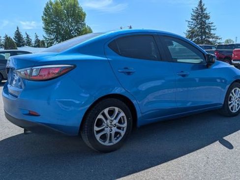 Used 2016 Scion iA FWD image 2