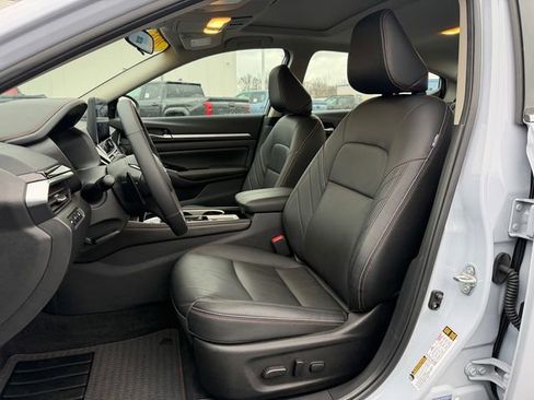 Used 2025 Nissan Altima 2.5 SR w/ SR Premium Package image 14