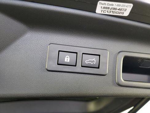 Used 2025 Subaru Forester Limited image 34