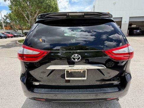 Used 2017 Toyota Sienna Limited Premium AWD/4WD image 6