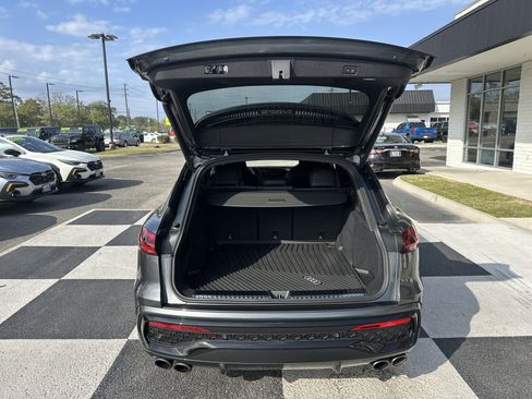Used 2025 Audi SQ5 Premium Plus image 5