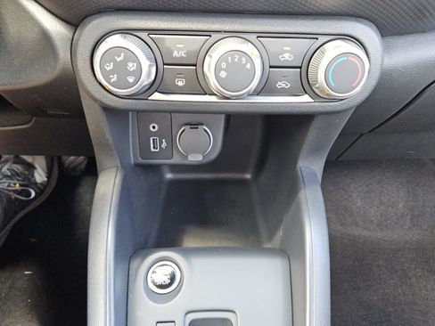 Used 2025 Nissan Kicks Play S FWD image 10