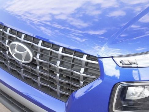 Certified 2026 Hyundai Venue SEL FWD image 11