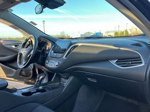Used 2024 Chevrolet Malibu LT w/ Midnight Edition image 27