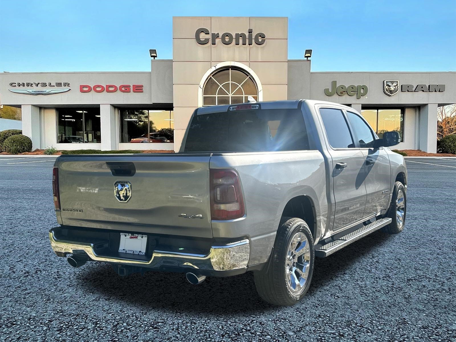 Used 2023 RAM 1500 Big Horn AWD/4WD image 3