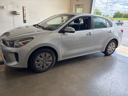 Used 2019 Kia Rio LX FWD image 1