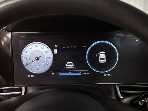 Used 2024 Hyundai Elantra SEL FWD image 14