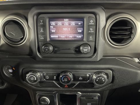 Used 2021 Jeep Gladiator Sport image 22