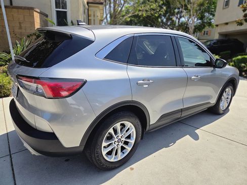 Used 2022 Ford Escape SE w/ Convenience Package FWD image 4