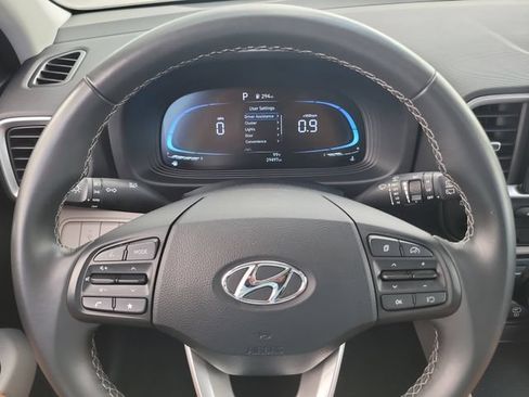 Used 2025 Hyundai Venue SEL FWD image 26