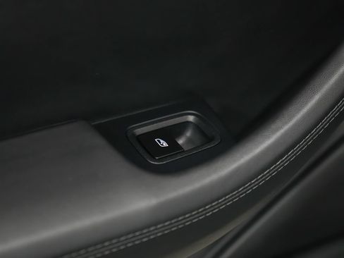 Used 2025 Porsche Panamera 4 E-Hybrid AWD/4WD image 17
