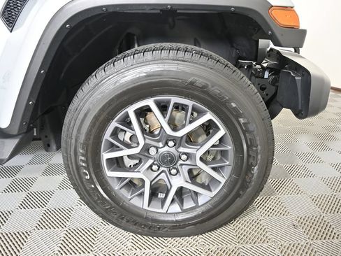 Used 2024 Jeep Wrangler Unlimited Sahara w/ Safety Group AWD/4WD image 11