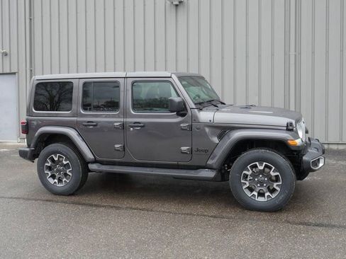 New 2026 Jeep Wrangler Unlimited Sahara AWD/4WD image 9