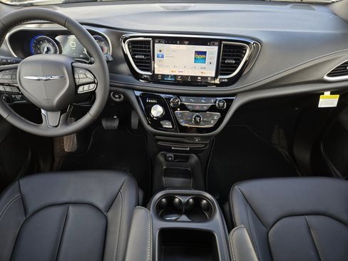 New 2026 Chrysler Pacifica Select w/ S Appearance Package image 17