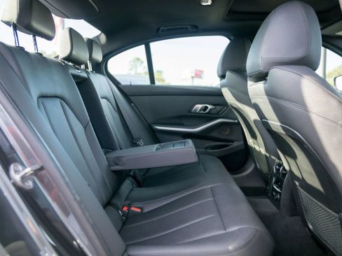 Used 2020 BMW 330i Sedan w/ Convenience Package RWD image 28