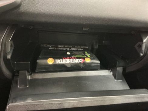 Used 2018 Toyota Tacoma TRD Off-Road image 31