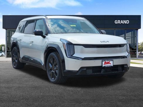 New 2026 Kia EV9 Land w/ Nightfall Edition Package AWD/4WD image 2