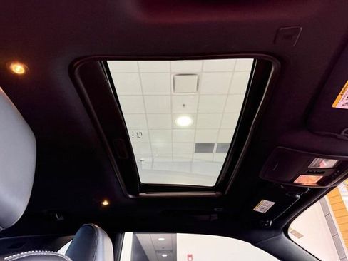 Used 2019 Dodge Challenger SRT Hellcat Redeye image 12